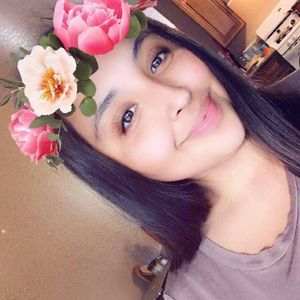 Meet your Posher, Valeria